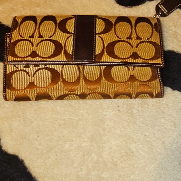 Coach wallet in preloved condition - Picture 3 of 5